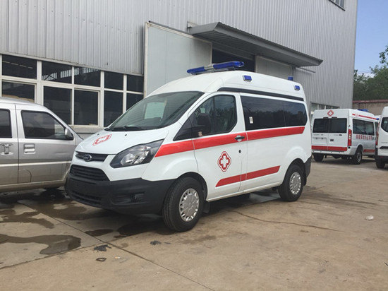 福特全順短軸中頂（柴油版）救護(hù)車（國六）